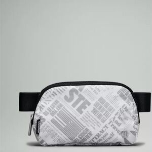 Lululemon everywhere belt bag 1L